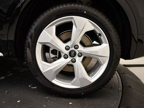 Certified 2025 Audi Q5 2.0T Premium image 14