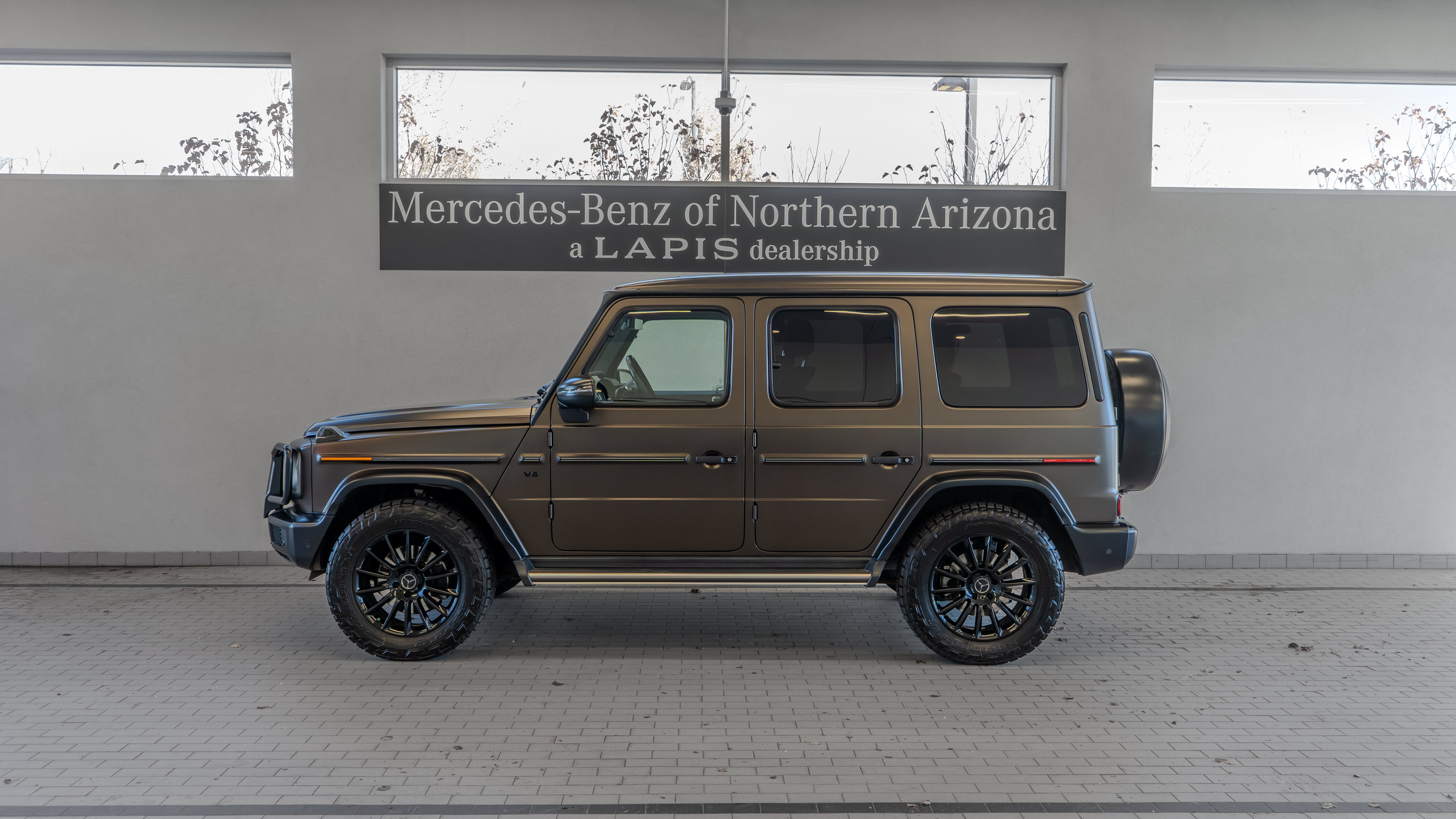 Used 2023 Mercedes-Benz G 550 image 2