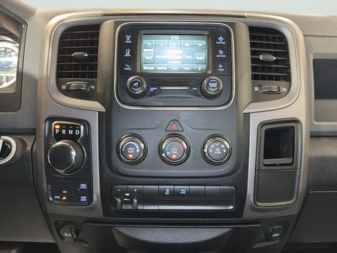 Used 2018 RAM 1500 Express AWD/4WD image 16