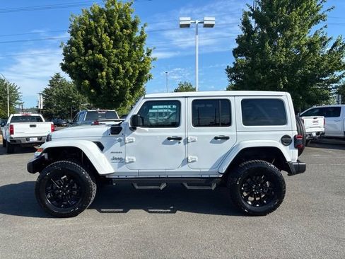 Used 2023 Jeep Wrangler Unlimited Sahara w/ Cold Weather Group AWD/4WD image 2