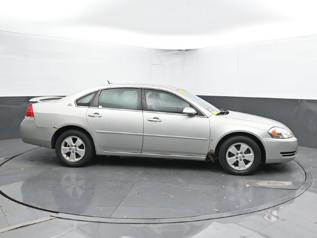 Used 2008 Chevrolet Impala LT w/ Luxury Edition Package FWD image 4