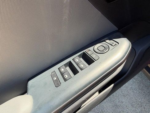 Used 2025 Kia K4 FWD image 21
