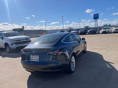 Used 2018 Tesla Model 3 Long Range image 11