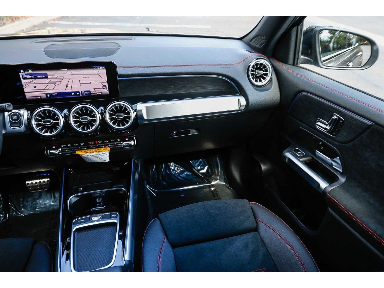 Used 2024 Mercedes-Benz EQB 300 4MATIC image 15