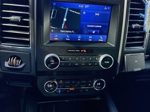 Used 2021 Ford Expedition Limited image 7