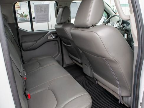 Used 2019 Nissan Frontier SL image 19