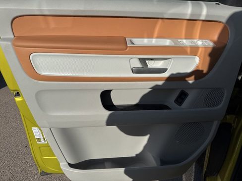 New 2025 Volkswagen ID. Buzz 1st Edition image 17