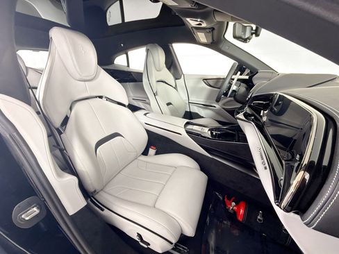 Certified 2025 Ferrari Purosangue image 22