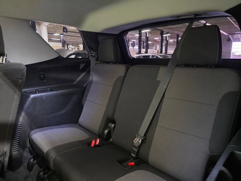 Used 2018 Chevrolet Traverse LT FWD image 14