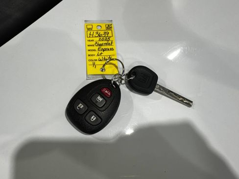 Used 2025 Chevrolet Express 3500 LT w/ LT Preferred Equipment Group RWD image 30