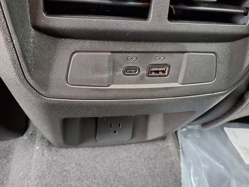 New 2026 GMC Canyon Elevation w/ Convenience Package image 16