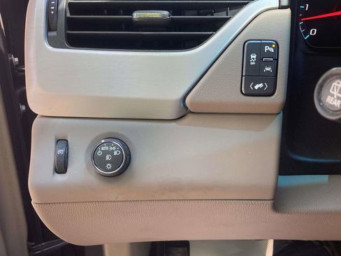 Used 2017 GMC Yukon SLT RWD image 19