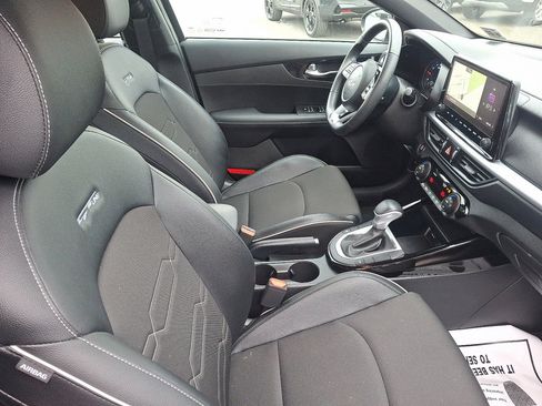 Used 2022 Kia Forte GT-Line image 11