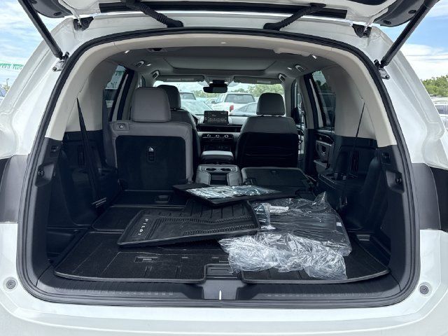 New 2025 Honda Pilot Touring image 17