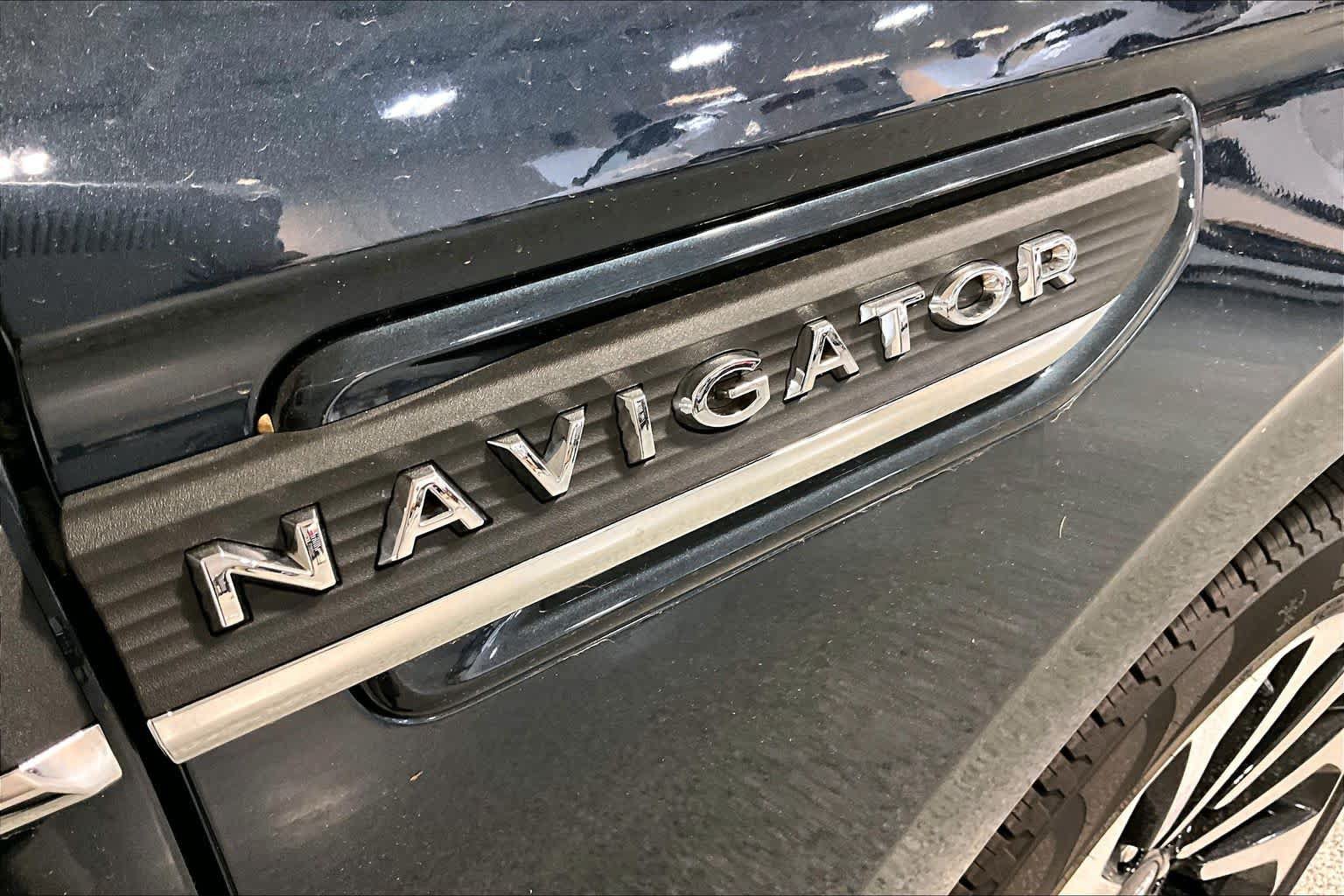 Used 2022 Lincoln Navigator Reserve AWD/4WD image 34
