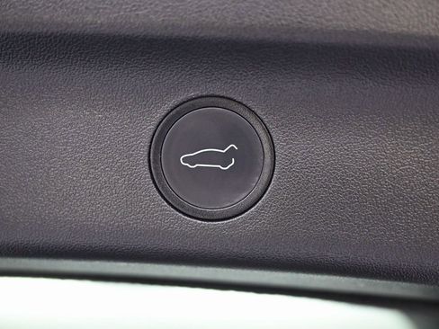 Used 2022 Tesla Model Y Long Range image 15