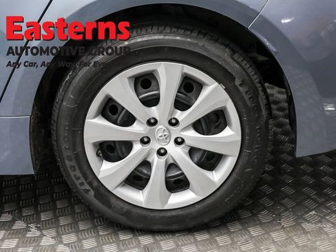Used 2022 Toyota Corolla LE image 8