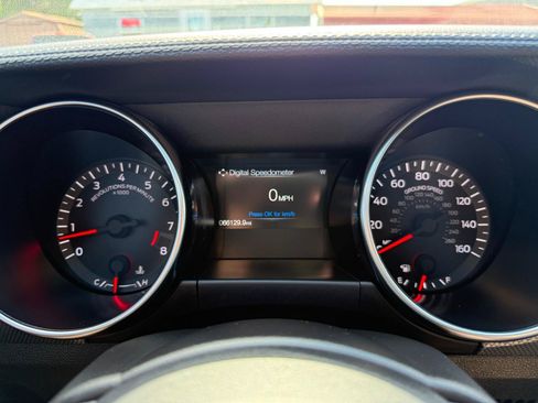 Used 2020 Ford Mustang GT RWD image 27