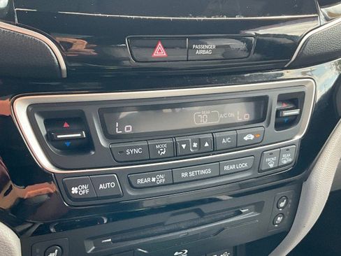 Used 2019 Honda Pilot Elite image 26