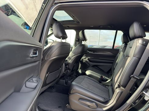 New 2025 Jeep Grand Cherokee L Altitude image 30