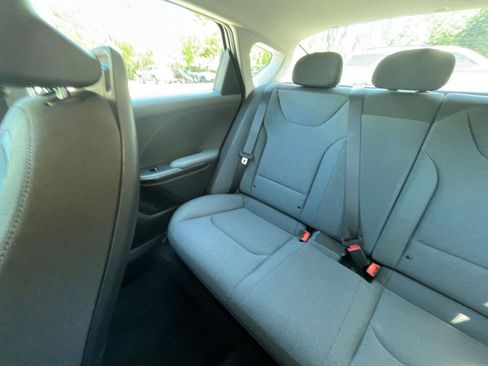 Used 2025 Kia K4 FWD image 38