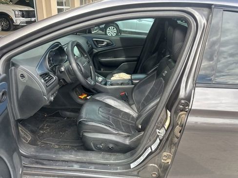 Used 2015 Chrysler 200 S w/ Navigation & Sound Group I image 5