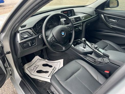 Used 2018 BMW 320i xDrive Sedan image 11