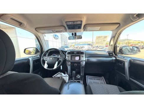 Used 2018 Toyota 4Runner SR5 AWD/4WD image 14