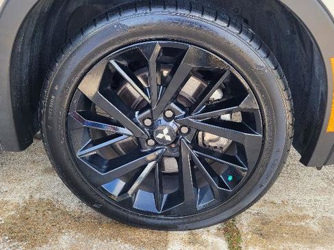 Used 2022 Mitsubishi Outlander SE image 21