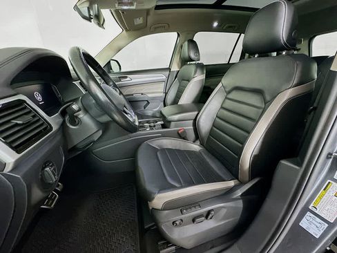 Used 2021 Volkswagen Atlas SEL Premium image 12