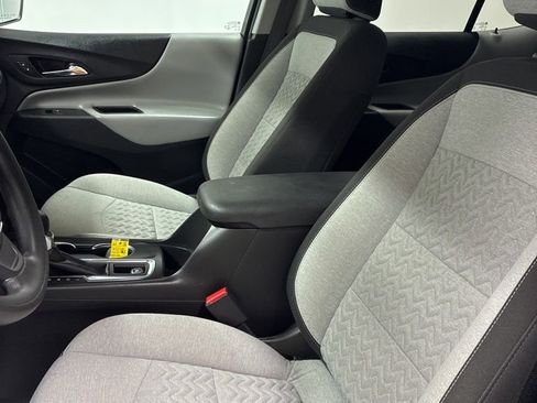 Used 2022 Chevrolet Equinox LS w/ LS Convenience Package AWD/4WD image 9