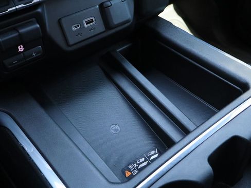 Used 2022 GMC Sierra 2500 AT4 w/ AT4 Premium Plus Package image 19