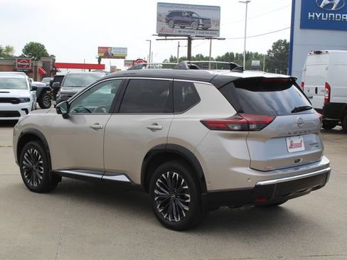 Used 2026 Nissan Rogue Platinum w/ Platinum Premium Package AWD/4WD image 3