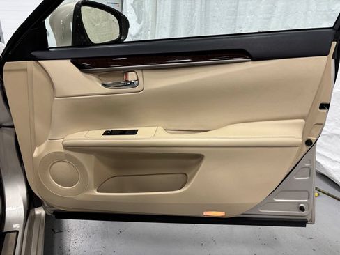 Used 2014 Lexus ES 350 w/ Luxury Package FWD image 56