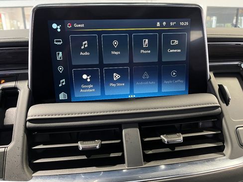 Used 2024 Chevrolet Suburban Z71 image 15