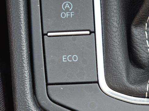 Used 2025 Volkswagen Jetta Sport FWD image 9