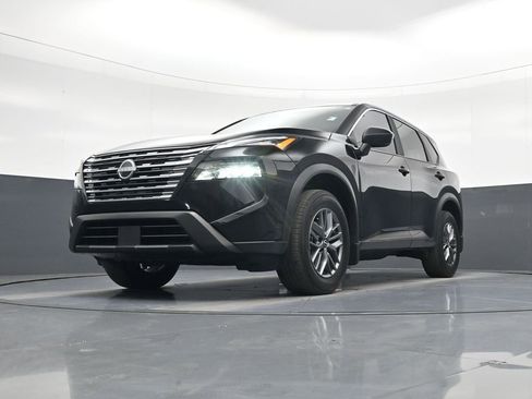 Used 2026 Nissan Rogue S FWD image 17