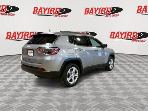 Used 2024 Jeep Compass Latitude image 8