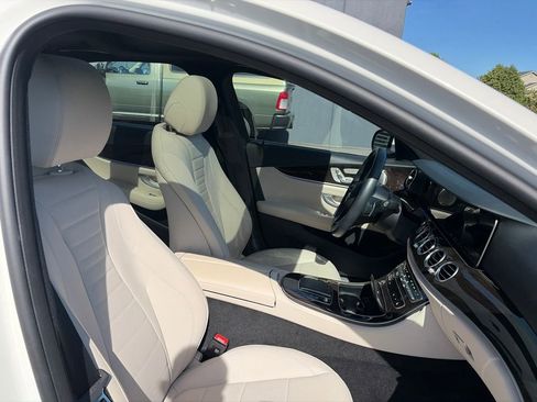 Used 2023 Mercedes-Benz E 450 4MATIC Sedan image 9
