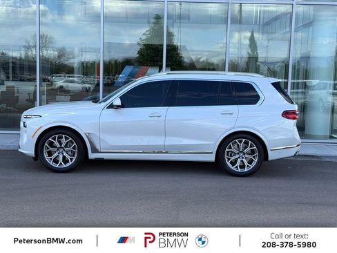 Used 2025 BMW X7 xDrive40i AWD/4WD image 2