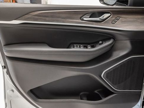 New 2026 Jeep Grand Cherokee L Limited AWD/4WD image 7