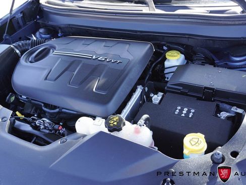 Used 2019 Jeep Cherokee Trailhawk w/ Cold Weather Group image 43