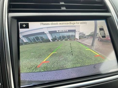 Used 2017 Lincoln MKX Reserve w/ Driver Assistance Package FWD image 22