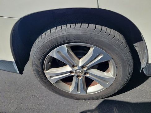 Used 2013 Toyota Highlander Limited FWD image 4