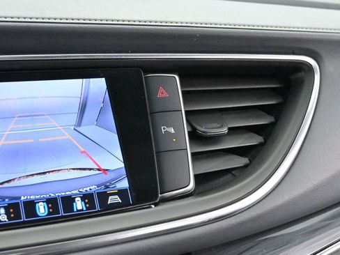 Used 2021 Buick Enclave Essence w/ Sound and Sites Package image 19