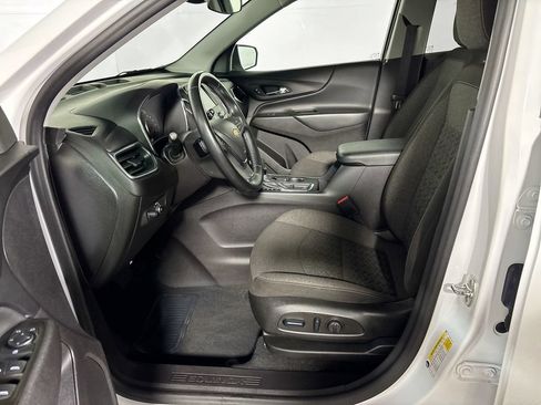 Used 2024 Chevrolet Equinox LT AWD/4WD image 11