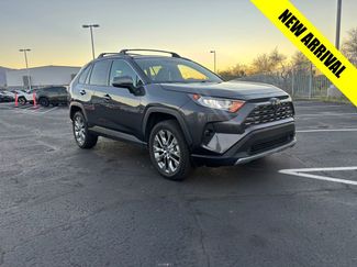 Used 2020 Toyota RAV4 Limited video 1