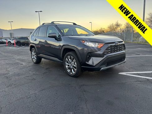 Used 2020 Toyota RAV4 Limited image 1