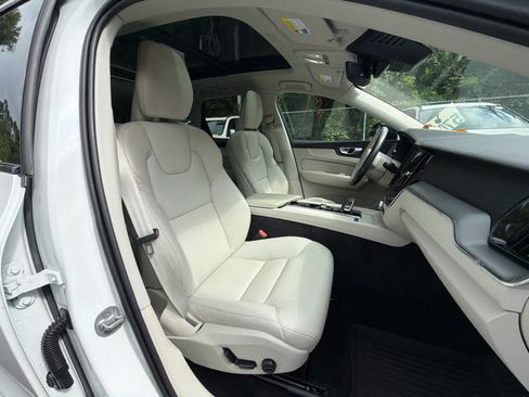 Used 2024 Volvo XC60 B5 Core w/ Protection Package Premier AWD/4WD image 18