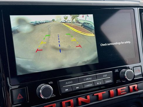 Used 2025 Nissan Frontier Pro-X RWD image 13